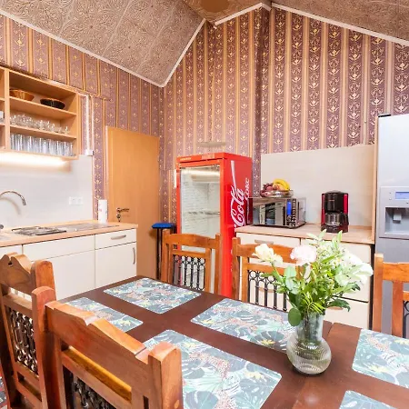 Holiday home Welcoming In With Garden