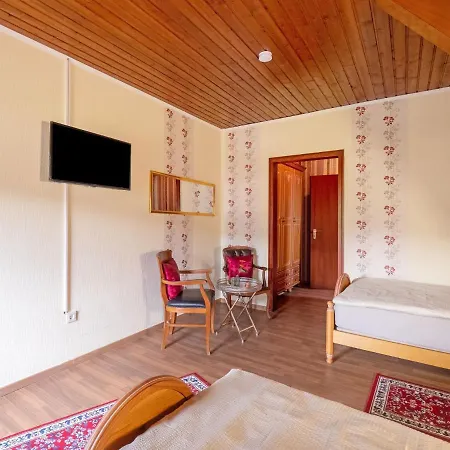 Welcoming In With Garden Holiday home *