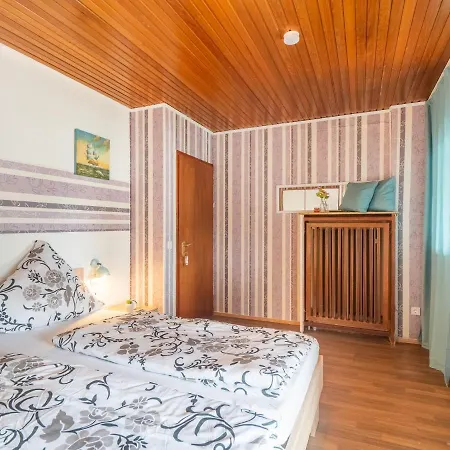 Welcoming In With Garden Holiday home *